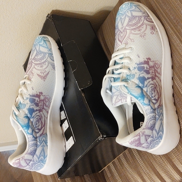 Raad Shop Women's low top sneakers. pink & blue mandala shoes. Size 10.5 - Picture 4 of 5